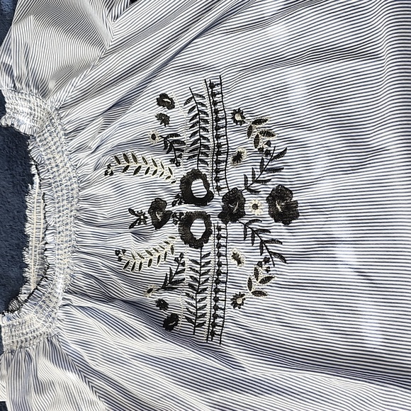 Grand & Greene Embroidered Blouse - Picture 6 of 8